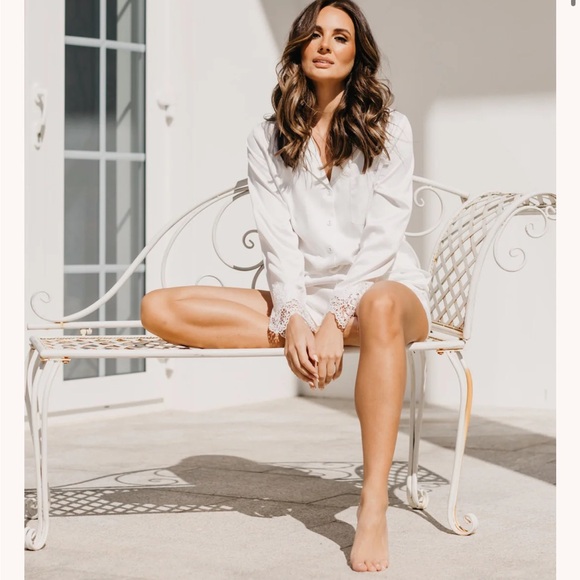 Le Rose Lillie Satin Lace Trim PJ Set - Picture 2 of 3